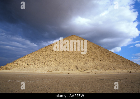 Die rote Pyramide von Dashur, Ägypten Stockfoto