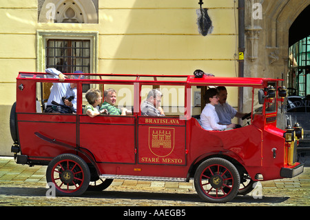 Bratislava Tourist Bus im Zentrum von Bratislava, Slowakei Stockfoto