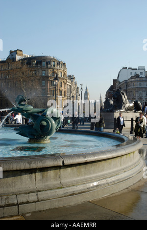 Trafalgar Square mit Whitehall in der Ferne London England Stockfoto