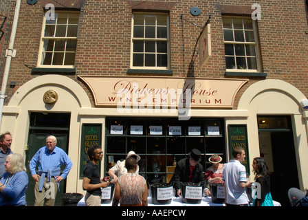 Dickens House Wein Emporium Rochester Kent Stockfoto