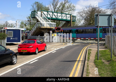 Bahnübergang in Hertfordshire Stadt von Sawbridgeworth. Stockfoto