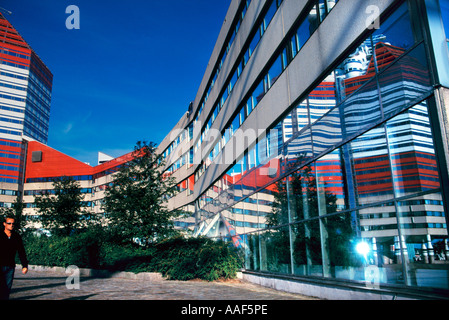 Reflexionen. Wolkenkratzer Lilla Bomen. Göteborg Stockfoto