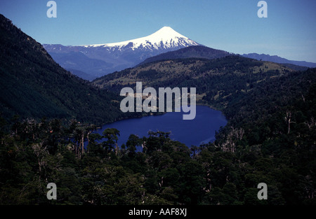 Ansicht des Vulkans Villarica vom Parque Nacional Huerquehue Chile Stockfoto