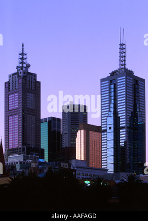 Verschiedene farbige Bürogebäude in Melbourne CBD Victoria Australien Stockfoto