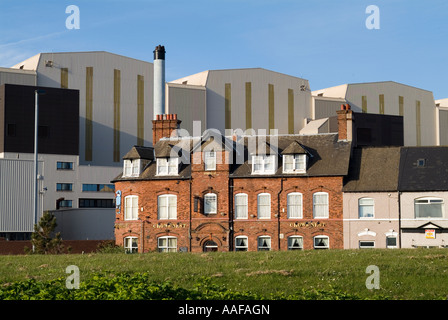 Barrow in Furness, Terrasse Housing und Werft, Cumbria, North West England Juni 2007 Stockfoto