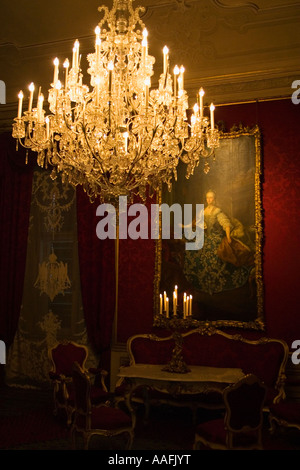 Porträt von Marie Antoinette mit zentrales und Möbel Innenausbau von Schönbrunn Palace Wien Österreich Europa Stockfoto