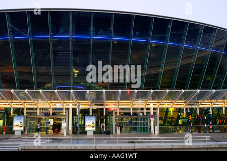 Terminal 2-Gebäudes, Nizza Flughafen Cote d ' Azure, Frankreich.  Architekt: Paul Andreu Stockfoto