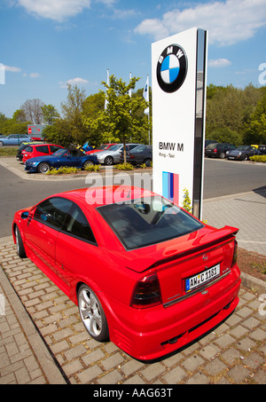 Ring-Taxi-Sportwagen den Zugang der Öffentlichkeit Eingangs Nordschleife auf dem Nürburgring Rennen verfolgen Deutschland Europa Stockfoto