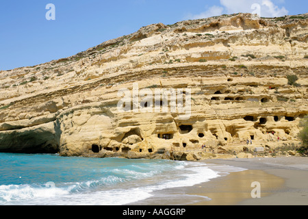 Kalkstein-Höhlen in der Nähe von Matala auf der griechischen Insel Kreta Stockfoto