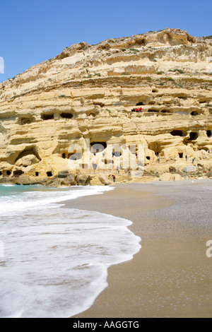 Kalkstein-Höhlen in der Nähe von Matala auf der griechischen Insel Kreta Stockfoto