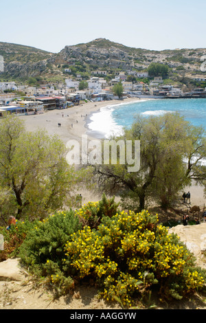 Ansicht von Matala aus dem Kalkstein Höhlen auf der griechischen Insel Kreta Stockfoto