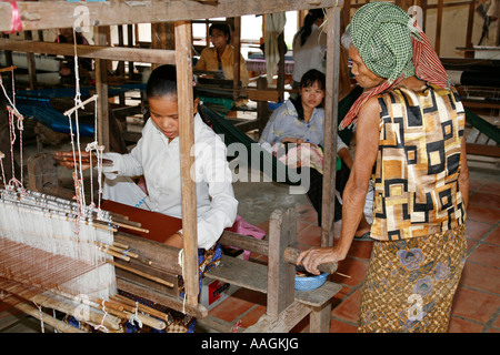 Seidenweberdorf mit traditionellem Webstuhl, Phnom Penh, Kambodscha Stockfoto