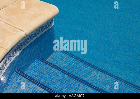 Schwimmbad-Schritte in einer spanischen Villa Calpe Costa Blanca Spain Stockfoto