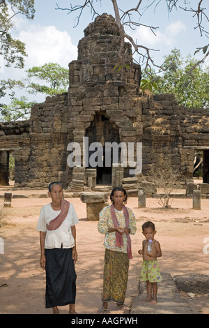 Familie Ta Prohm Tempel Tonle Bati Phnom Penh Kambodscha Stockfoto