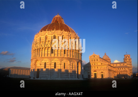 Der Bapistry und der schiefe Turm von Pisa Italien-Pisa Stockfoto