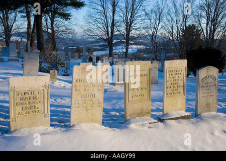 Ein Friedhof in Peacham Vermont im winter Stockfoto