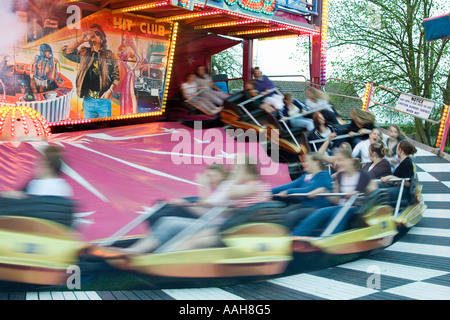 eine Fahrt auf der Kirmes in Bardwell in Suffolk Stockfoto