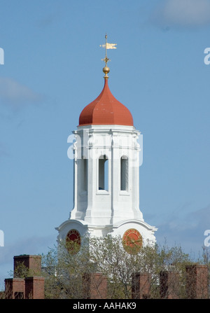 Eines der vielen Glockentürmen an der Harvard University in Cambridge, Massachusetts Stockfoto