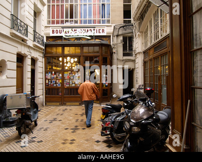 Eingang der Chartier Restaurant ein Ort berühmt für seine s-Ambiente mit typisch Paris Paris Frankreich Stockfoto