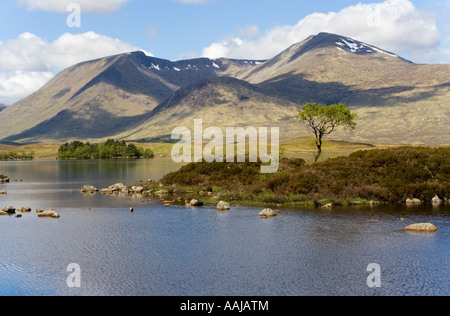 Blick über Loch, keine Achlaise, Highland Schottland Stockfoto