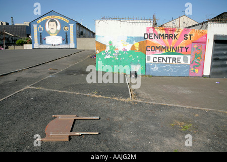 Denmark Street Gemeindezentrum und Wandgemälde, William McCullough, Shankill Road Immobilien, Belfast, Nordirland. Stockfoto