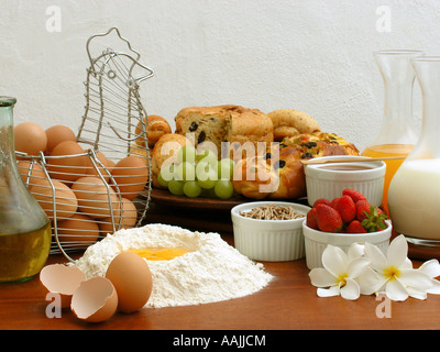 Frühstück und Brot Zubereitung Zutaten Stockfoto
