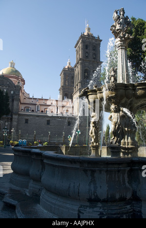 Haupt-Kathedrale auf dem Platz von Puebla, Mexiko Stockfoto