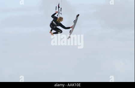 Kite-Surfen vor der Küste von Jersey Stockfoto