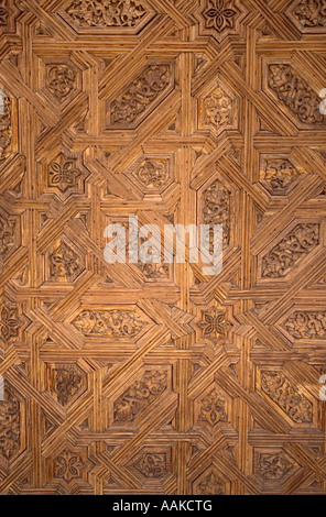Aufwendige Schnitzereien in El Palacio Nazaríes La Alhambra Granada Spanien Stockfoto