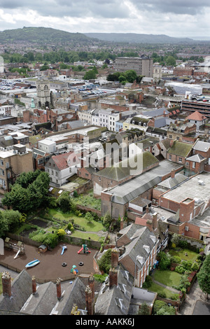 Eine Luftaufnahme der Stadt Gloucester UK. Foto von der Spitze der Kathedrale. Stockfoto