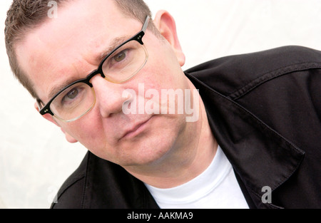 Meic Povey Welsh Dramatiker Dramatiker Drehbuchautor und Filmregisseur abgebildet bei Hay Festival 2005 Hay on Wye Powys Wales UK Stockfoto