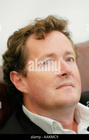 Piers Morgan ehemaligen nationalen Zeitungsredakteur abgebildet bei The Guardian Hay Festival 2005 Powys Wales UK Stockfoto