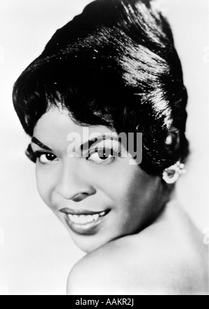 1960ER JAHRE PORTRAIT JAZZSÄNGERIN DELLA REESE Stockfoto