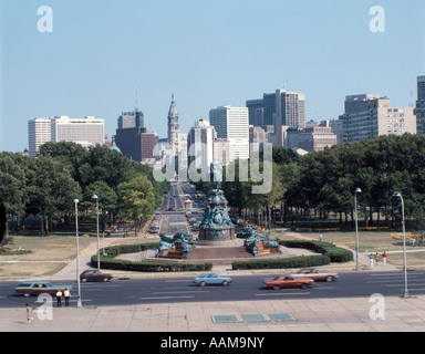 1980 DER 1980ER JAHRE BENJAMIN FRANKLIN PARKWAY EAKINS OVAL GEORGE WASHINGTON STATUE Stockfoto