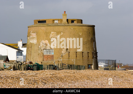 Martello-Turm auf der Küste von East Sussex als Verteidigung gegen die Invasion von Napoleon und die französische Armee gebaut Stockfoto