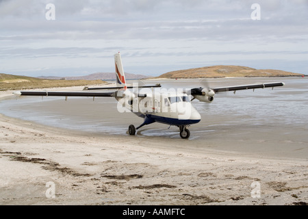 UK Schottland Western Isles Outer Hebrides Barra BA Flugzeuge am Flughafen Traigh Mhor beach Stockfoto