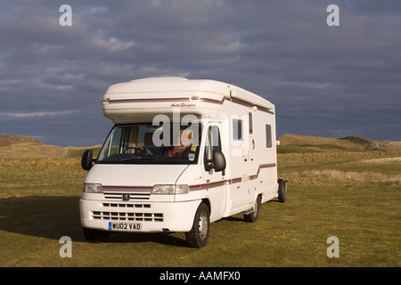 UK Schottland Western Isles Outer Hebrides Barra Traigh Mhor Strand Wohnmobil wildes Campen Stockfoto