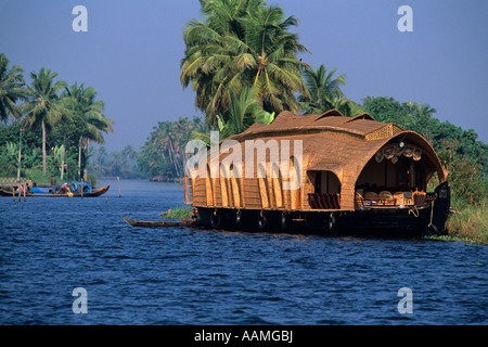 REIS-BOOT UMGEWANDELT HAUS BOOT ALAPPUZHA KERELA STAAT INDIEN Stockfoto