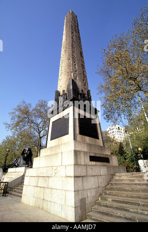 Kleopatras Nadel, ein Obelisk ursprünglich aus Ägypten aber jetzt wohnhaft am nördlichen Ufer der Themse in London. Stockfoto