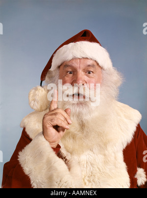 SANTA CLAUS ZEIGTE MIT DEM FINGER HAST DU SCHÖN BRAV Stockfoto