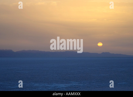 Sonnenaufgang über dem großen Salzsee Salz Wohnungen Chott el Djerid Tunesien Stockfoto