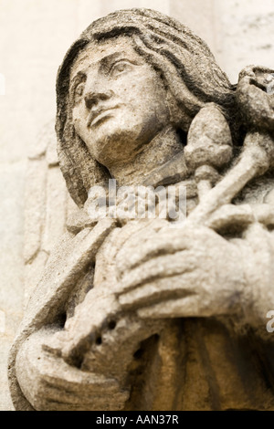 Detail des Schnitzwerks auf dem Dach des St.-Marien Kirche mit Blick auf Radcliffe Square, Oxford, England Stockfoto