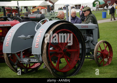 Oldtimer Traktoren auf dem Display an der Suffolk landwirtschaftliche Show, England, UK Stockfoto
