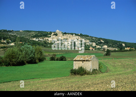 Dorf von Simiane la Rotonde, Alpes de Haute Provence, Frankreich Stockfoto