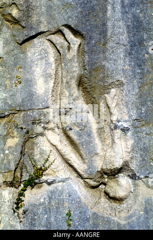 Rock, schnitzen, noch fallen von Antony Gormley bei Tout Steinbruch Sculpture Park Portland Dorset UK Stockfoto