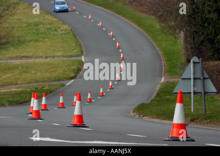 Autofahren entlang coned Abschnitt der Schnellstraße in Wales Großbritannien Stockfoto