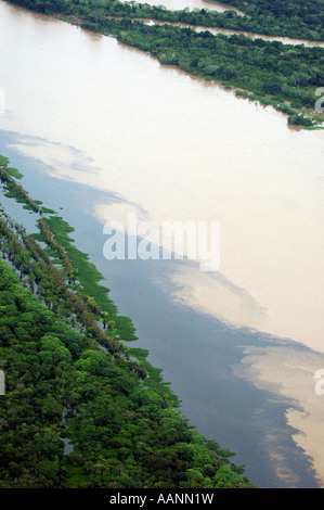 Luftaufnahme von einem überschwemmten Gebiet in Beni, Amazonas, Bolivien. Stockfoto