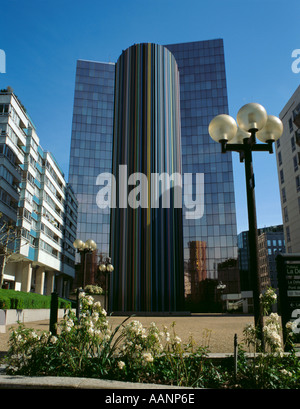 'Le Moretti', ein Fresko von Raymond Moretti (1990), Amist-Hochhäuser von La Défense, Paris, Frankreich. Stockfoto