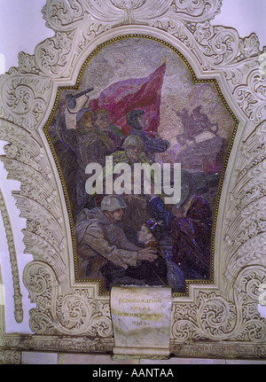 sowjetische Soldaten Rote Armee befreit kiew Mosaic kiewskaja moskau U-Bahn Station Moskau Russland Stockfoto
