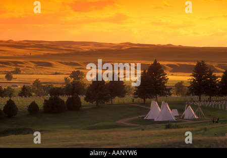USA, Montana, Little Bighorn Battlefield, Blick auf den Sonnenuntergang mit Tipis Stockfoto